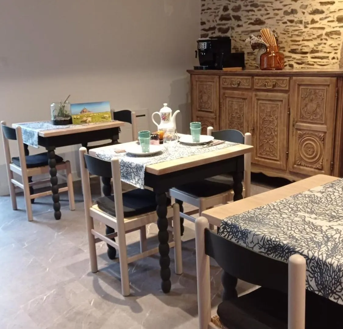 Maison D'Hotes Kercalow, Chambres D'Hotes Pleine-Fougères Bed & Breakfast