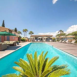 https://les-capucines.fr-provencehotel.com